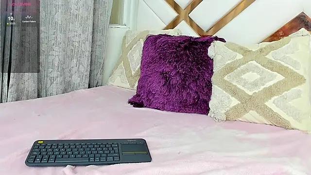 KaylaDavies' Live XXX Chat