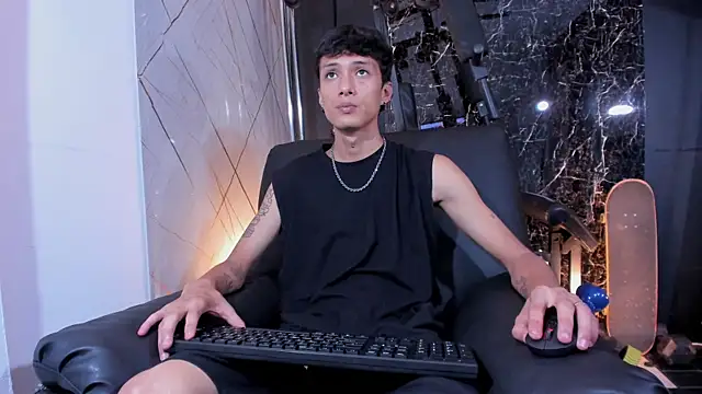 Lean_Portman Chat XXX in diretta