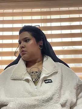famarha Show in webcam