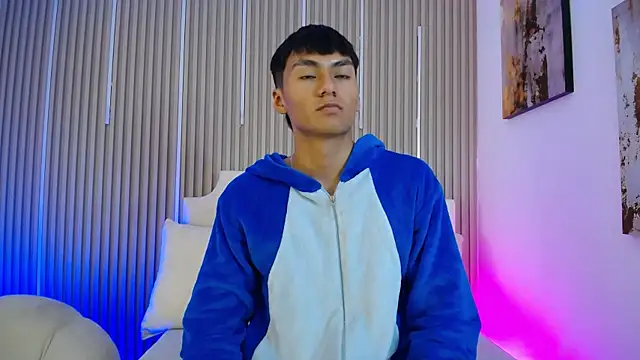 AdrianStark_ Chat XXX live