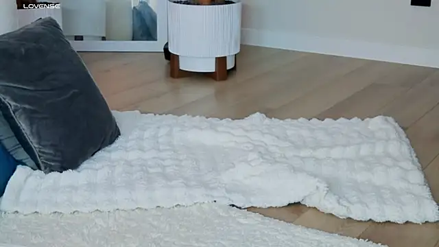 XXX chat uživo modela Miss_Magic_Eyes_