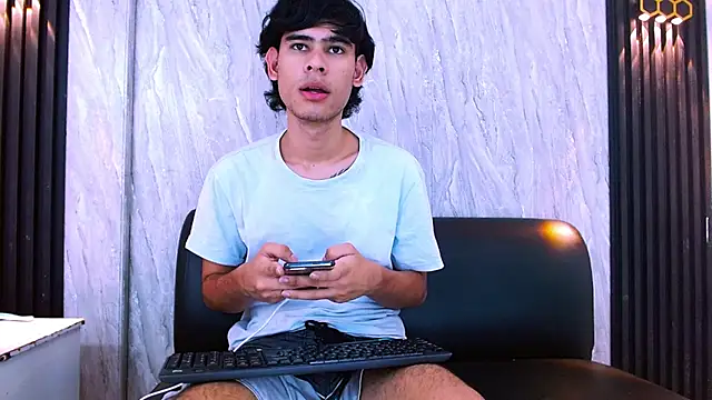 Kevin_Brooks1's Live XXX Chat