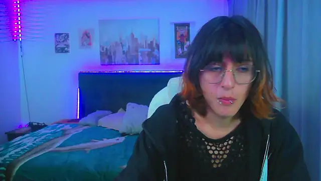 צ'אט XXX בשידור חי של goth_minerva