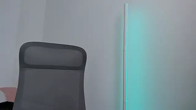 XXX chat uživo modela canelleGarces