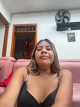 Kimmiebellarie Adlı Modelin Canlı XXX Sohbeti