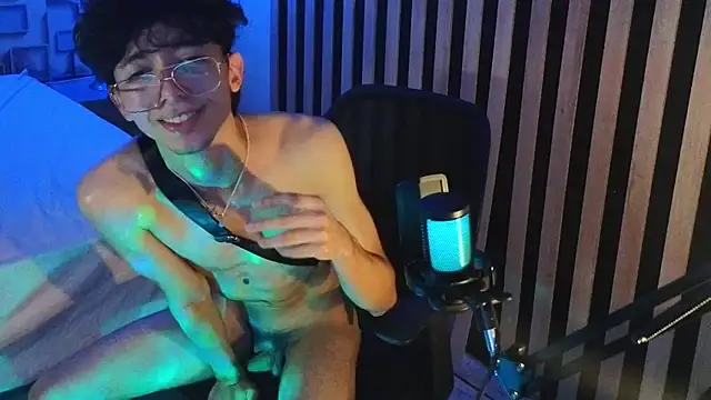 Twink_Sebas7 Adlı Modelin Canlı XXX Sohbeti