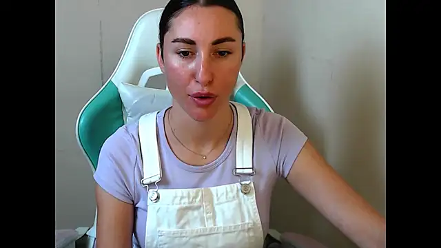 Cammil1a_horn's Live XXX Chat