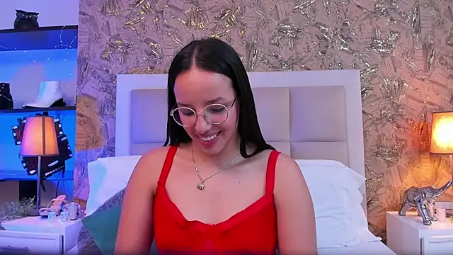 ValkyriaSteel's Live XXX Chat