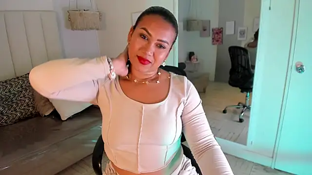 veronica_b07 Chat XXX live