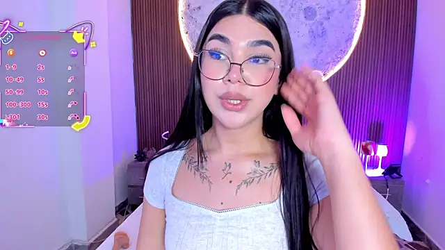 RoseCassie Chat XXX in diretta