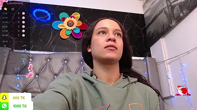 XXX chat uživo modela LAILAGUMMY