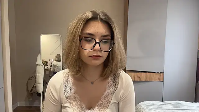 AnnaVelvetFire Adlı Modelin Canlı XXX Sohbeti
