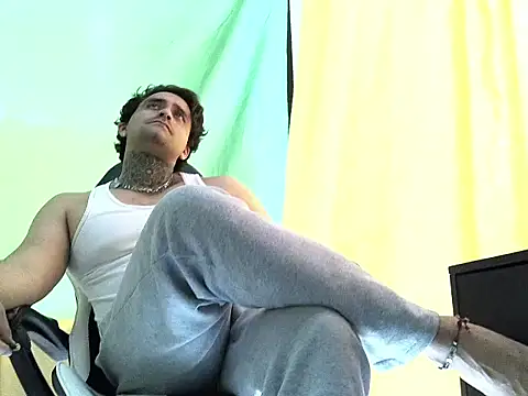 aronmiller404 Chat XXX in diretta