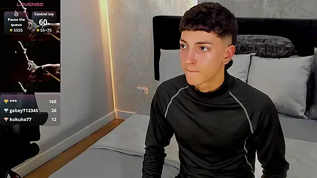 Gian_Rossi Chat XXX live