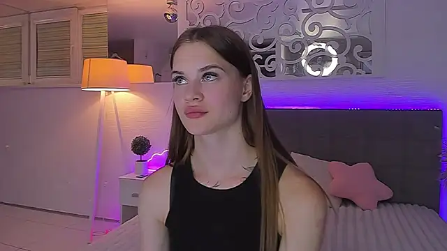 LuisaClovern Live XXX chat