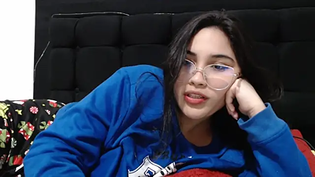 InocentHeaven1's Live XXX Chat
