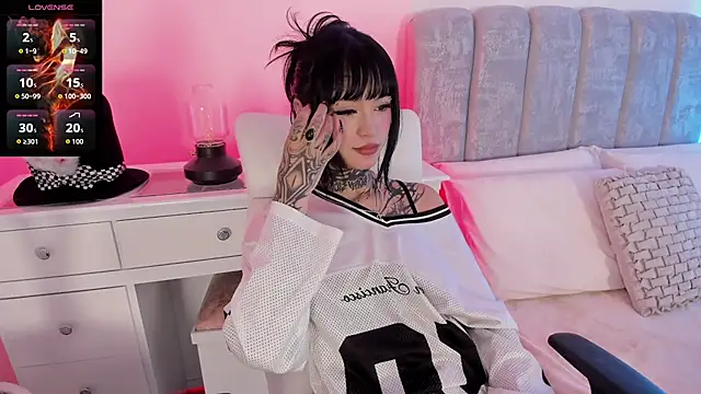 Živý XXX chat doll__bella