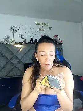 Chatroom XXX en direct de Shantey_Laurent