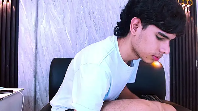 Kevin_Brooks1n Live XXX chat