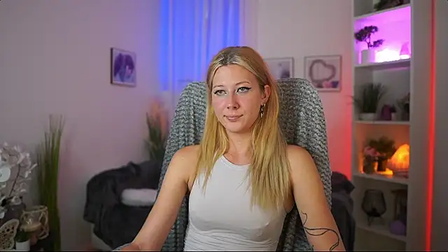 EmilySwann_ Adlı Modelin Canlı XXX Sohbeti