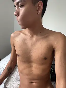 MaxiWildd Show in webcam