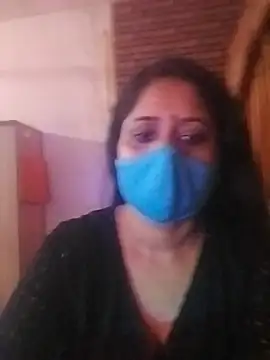 Pooja-bedi Chat XXX in diretta