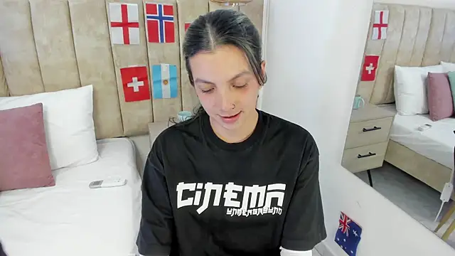DinahCarter's Live XXX Chat
