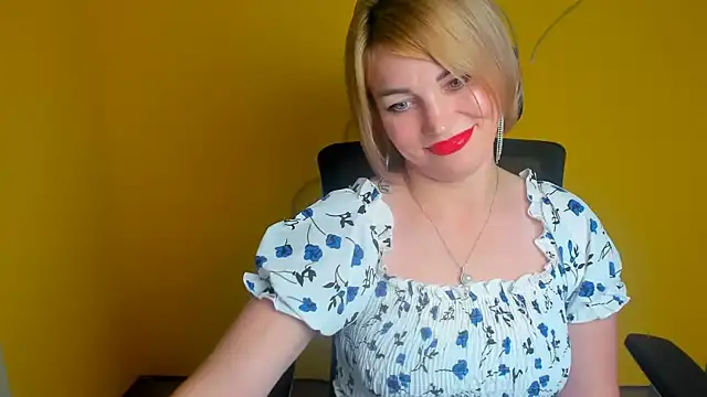 CuttieEmma Adlı Modelin Canlı XXX Sohbeti