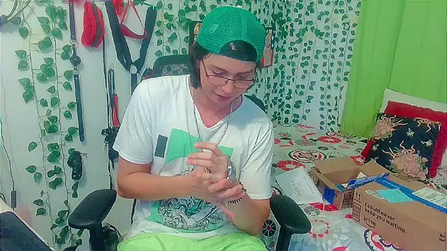 צ'אט XXX בשידור חי של Andy_gray