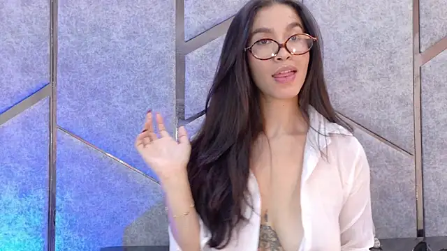 צ'אט XXX בשידור חי של JuliaaVega