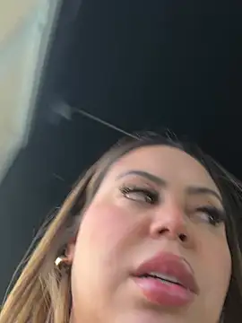 lariic's Live XXX Chat