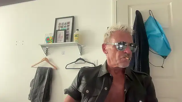 NottsLeather Webcam-Show