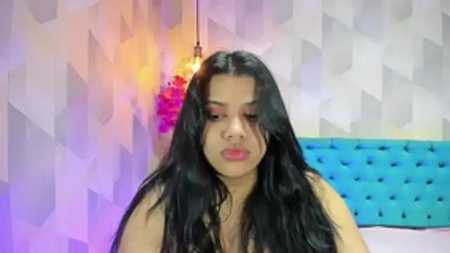 LindaBreeS Adlı Modelin Canlı XXX Sohbeti