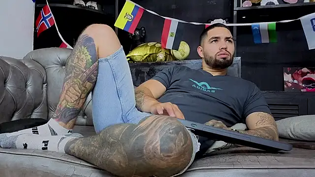 Chat +18 de matteosantos ao vivo