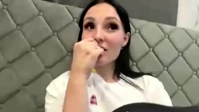 DetraBasner's Live XXX Chat