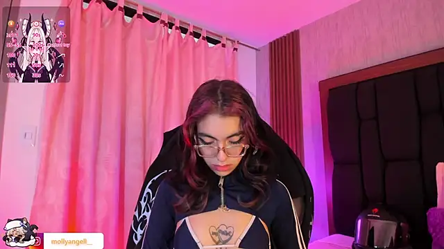 Molly_A's Live XXX Chat