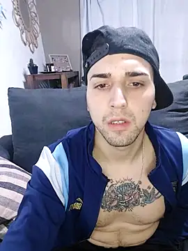 Agusss_2000 XXX чат на живо