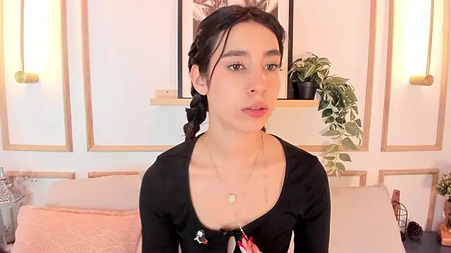 Nanami_ élő XXX-chatje