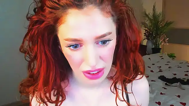 ChristinaConteeree XXX чат на живо