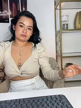 Nicooll_07 Adlı Modelin Canlı XXX Sohbeti