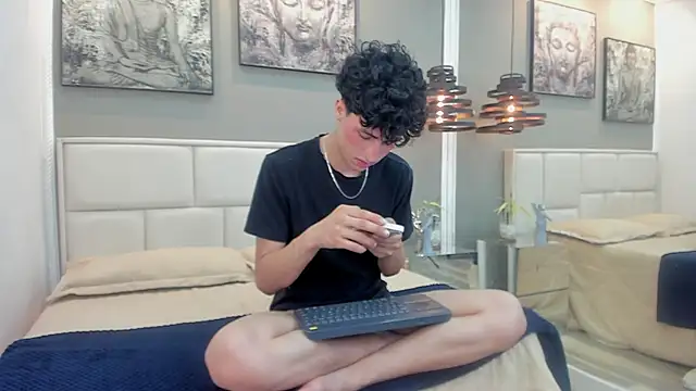 Chat XXX ao vivo de thom_ames