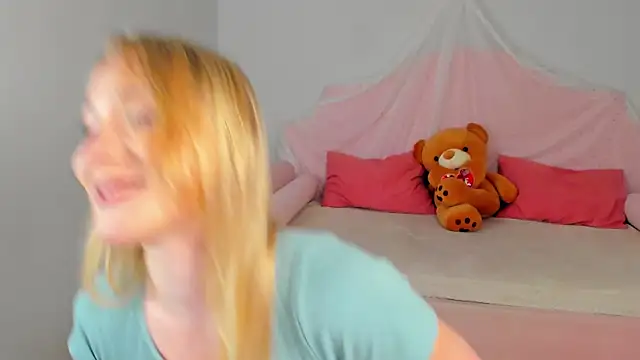 Živý XXX chat ElaraVoltage