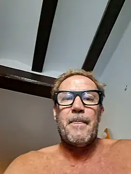 Davidhugedick Show Webcam