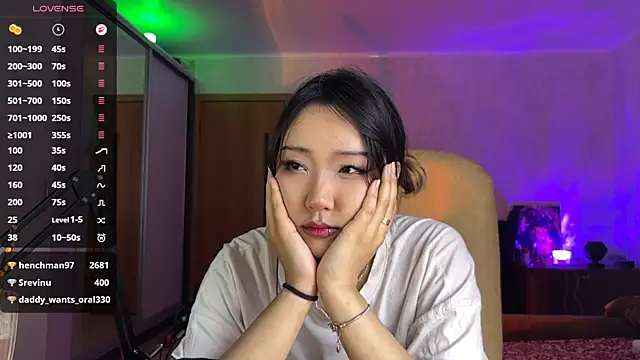 Chat +18 de AdaJoaans ao vivo