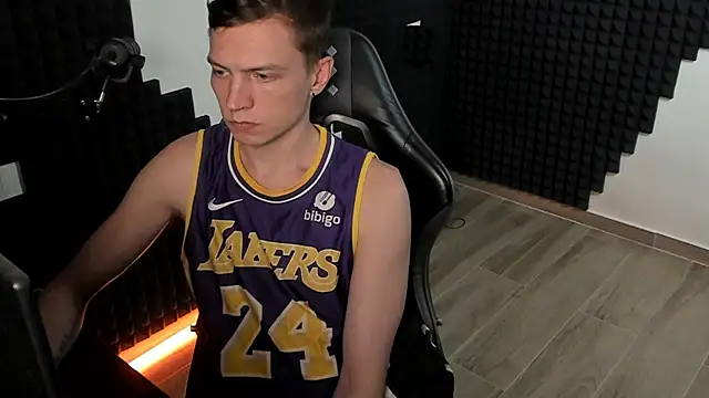 More_than_friend Chat XXX live