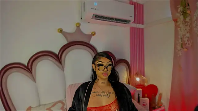 Czat XXX na żywo – Mia_Jansen