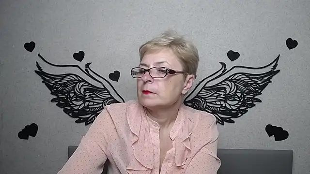 EmiliaGree Live XXX Chat