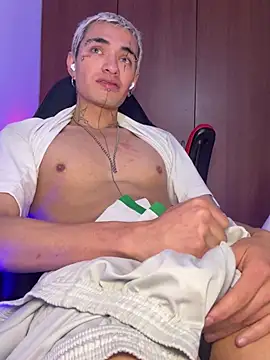santikhalifa Chat XXX in diretta