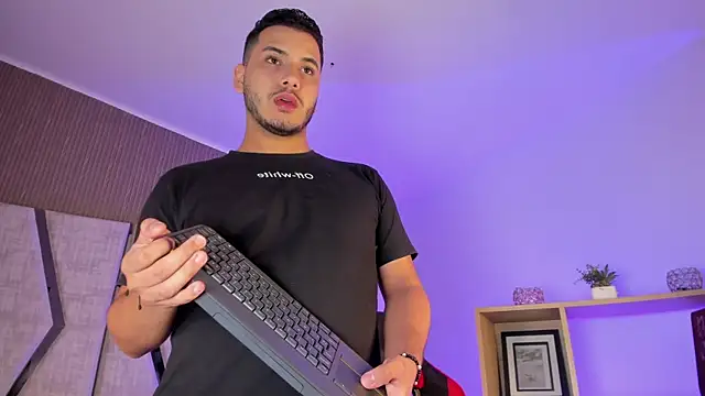 Chat +18 de Axel_grey_ ao vivo