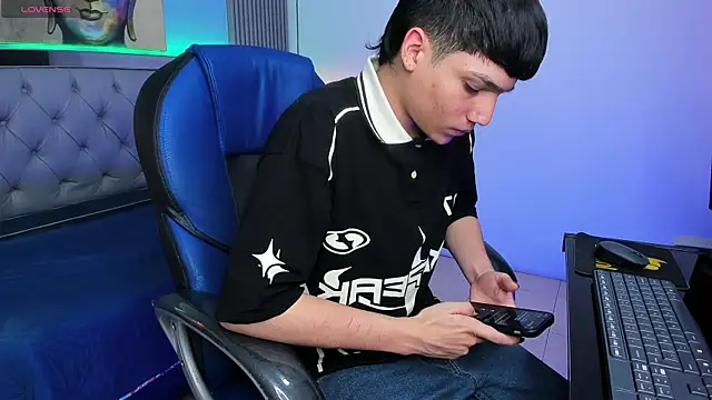צ'אט XXX בשידור חי של SamBlack_